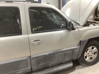 Passenger Front Door With Lower Body Cladding Fits 03-06 AVALANCHE 1500 4424296 Foto 1 de 4