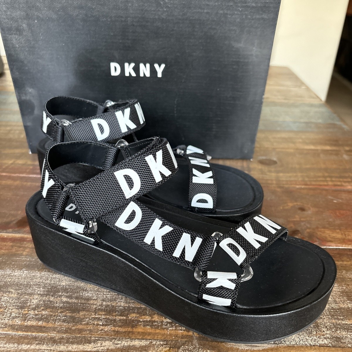 DKNY レディース Everyday Camillo-Platform S スライドサンダル 