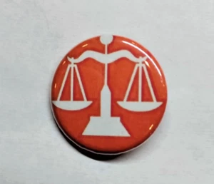NUOVO segno zodiacale simbolo BILANCIA classico pulsante pinback made in USA - Foto 1 di 3