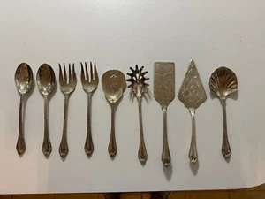 Servierset INTERNATIONAL SILVER CO VERSILBERT 9-teilig KÖNIGE MUSTER Essen Gastgeber - Bild 1 von 13