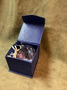Fermacarte alessandrite neodimio grande sfaccettato rosa blu anni 80 in scatola - Foto 1 di 4