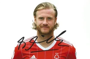 NOTTINGHAM FOREST: MATTHEW MILLS SIGNED 6x4 2017/2018 PORTRAIT PHOTO+COA - Picture 1 of 1