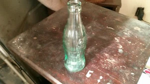 Vintage 6 Unzen Kontur grün Glas Coca-Cola Flasche MFG in Begitterung - Bild 1 von 2