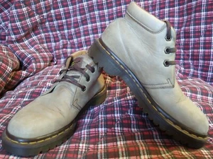 Dr Martens Off White Made In England 8057 Leather Boots UK Size 5  *RARE COLOR* - Picture 1 of 12
