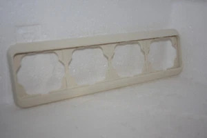 Busch & Jäger alpha nea 4-fach Rahmen waagerecht in elfenbein cremeweiß - Bild 1 von 1