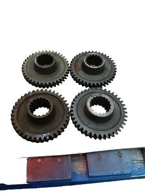 Original Ford Tractor 8N7110 Gear(transmission main shaft sliding)fourth-39teeth - Image 1 of 4
