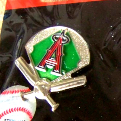 2013 LA Angels of Anaheim pin green field crossed bats & ball MLB FREE SHIPPING - Image 1 of 4