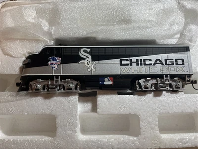 HO gauge Hawthorne Village MLB Chicago White Sox  diesel Locomotive Engine W/COA - Image 1 of 4