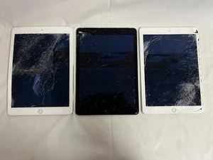 LOT OF 3 Apple iPad Air (2nd Gen) - 64GB - WIFI -  A1567 - PNW - Picture 1 of 4