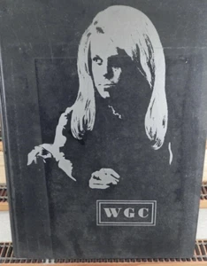UNIVERSITY OF WEST GEORGIA/WEST GEORGIA COLLEGE 1971 Chieftain Yearbook - Bild 1 von 3