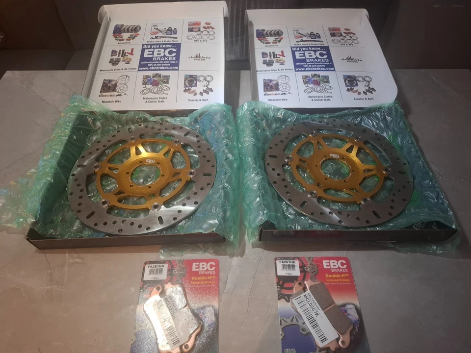 Discos y pastillas de freno delanteros Honda CBR1100 xx EBC Foto 1 de 4