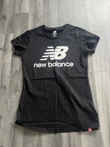 ladies new balance t shirt sz xs black and white new without tags ! - Picture 1 of 1