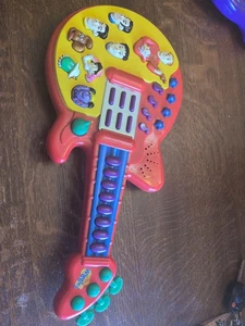 2003 The Wiggles Red Guitar Spin Master WORKS! Musical Toy - Picture 1 of 16