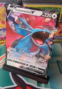 Pokemon Card SALAMENCE V Ultra Rare 143/189 DARKNESS ABLAZE - Picture 1 of 3
