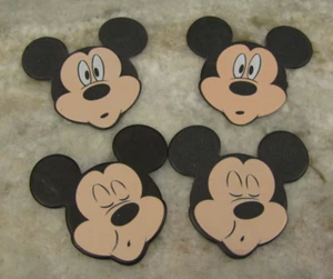 4 MICKEY MOUSE GUITAR PICKS - OFFICIAL DISNEY TRADEMARK - 2 DIFFERENT PICKS - Picture 1 of 3