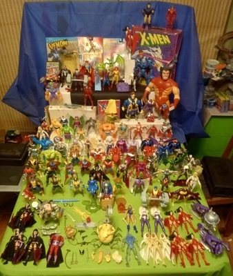 Lote masivo de 105 figuras Toy Biz Marvel años 90, exclusivas, estuche, extras, más completo Foto 1 de 4