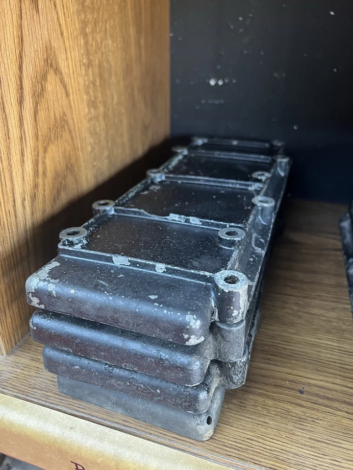 Cubierta de válvula inferior Porsche 911 Foto 1 de 1