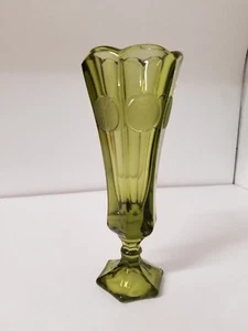 FOSTORIA GLAS CO. MÜNZGLAS KNOSPENVASE OLIVGRÜN - Bild 1 von 3