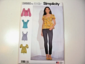 Top Simplicity con varianti modello non tagliato S8880 R5 taglie mancanti 14-22 B47 - Foto 1 di 4