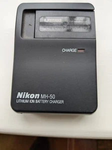 Genuine Nikon MH-50 Camera Battery Charger - Picture 1 of 1