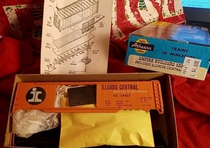 Illinois Central Mid-America Empire 4do costruttore boxcar TuF Athearn kit 14517 JMC - Foto 1 di 4
