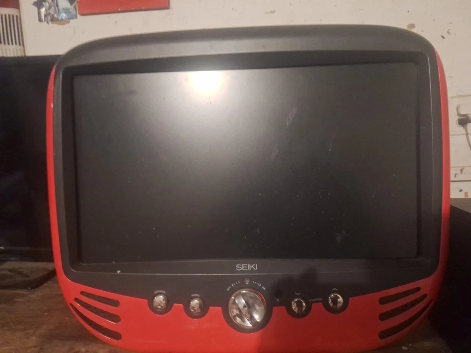 TV retro moderna rara Seiki de 22 pulgadas Foto 1 de 2