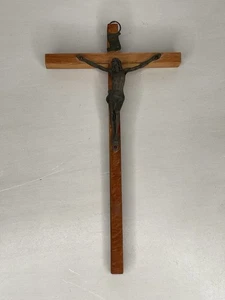 Vintage Crucifix Jesus Christ Cross Wood/Metal Pewter? Christian Wall Hanging - Picture 1 of 6