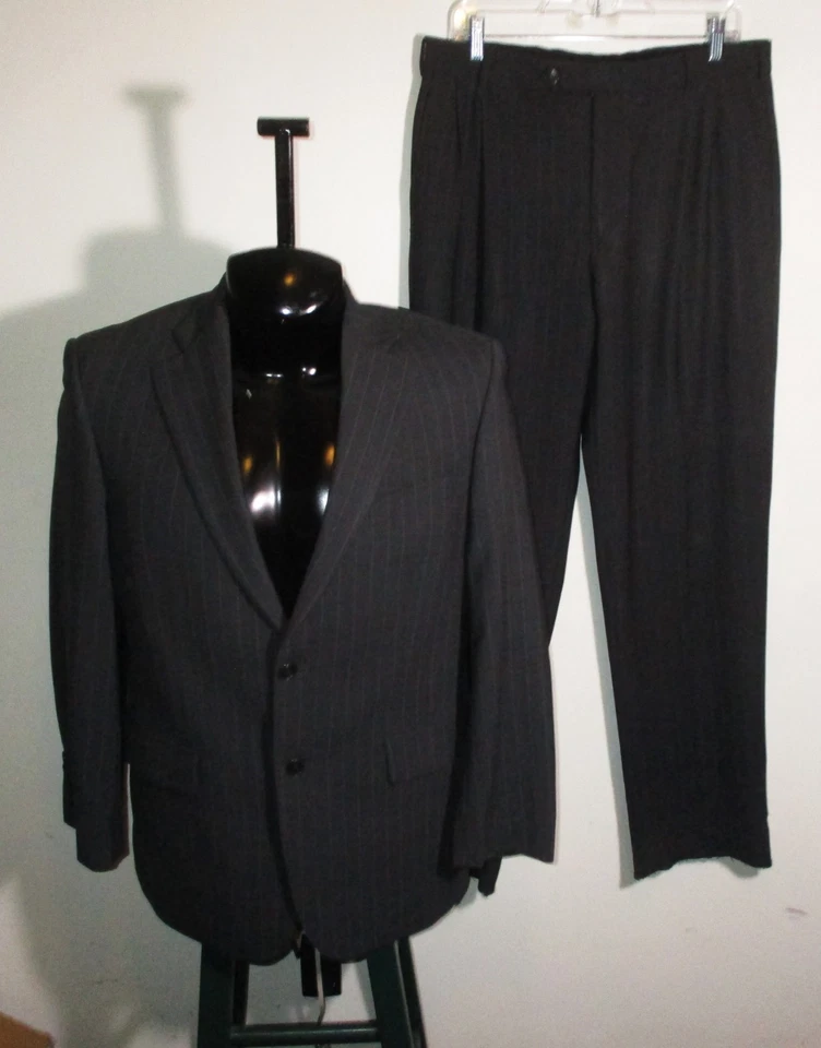 BROOKS BROTHERS Gray Wool 2 Pc Suit Men's Size 40 Short, 34X32 - Image 1 of 4