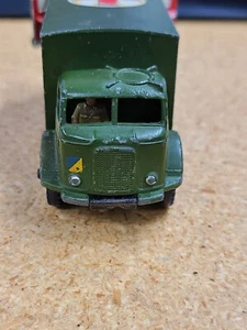 VINTAGE DINKY TOYS ARMY MILITARY AMBULANCE 626 - Picture 1 of 5
