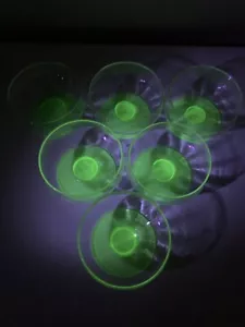 Uranium Glass Dessert Sundae Dishes x 6 Depression Glass - Picture 1 of 7