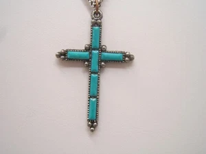 COLLAR COLGANTE CRUZ PIEDRAS TURQUESA METAL TONO PLATA DE COLECCIÓN - Imagen 1 de 5