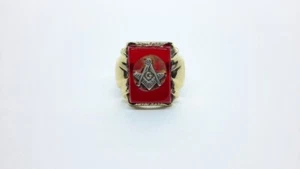 Mens 10k Solid Yellow Gold Freemason Masonic Red Stone Vintage Ring - Picture 1 of 9