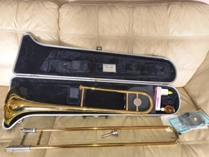 Bach USA Selmer Trombone w/ Hardshell Case & Mouthpiece Instrument - Picture 1 of 11