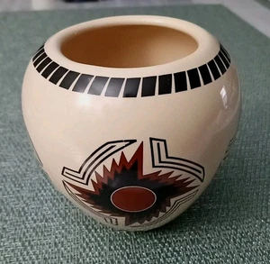 Southwest Native American Style Pottery Vase 3.25” Excellent Condition NM-MT - Picture 1 of 4