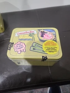 2023 Topps Garbage Pail Kids Go On Vacation Box Tin 80 Sticker Cards - Picture 1 of 5