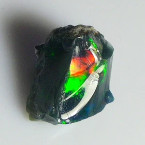 Black Opal Rough 5.25 Cts Natural Ethiopian Welo Opal Raw Fire Jwelleery Grade - Picture 1 of 4