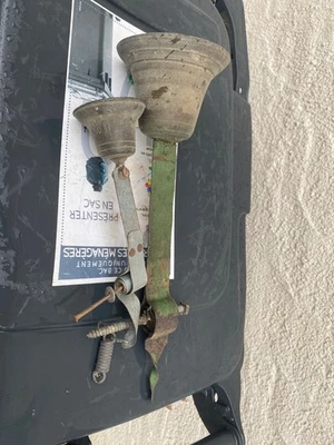 sonnette ancienne  en bronze prix pour les deux - Photo 1/4