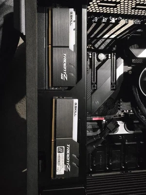 G. Skill Trident Z RGB 16GB DDR4 3200MHz RAM CL14 High Speed F4-3200C14D-16GTZR - Image 1 of 3