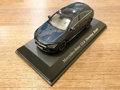 Mercedes-Benz Spark 1/43 CLA Shooting Brake Jeansblau Modellauto Neu - Bild 1 von 4
