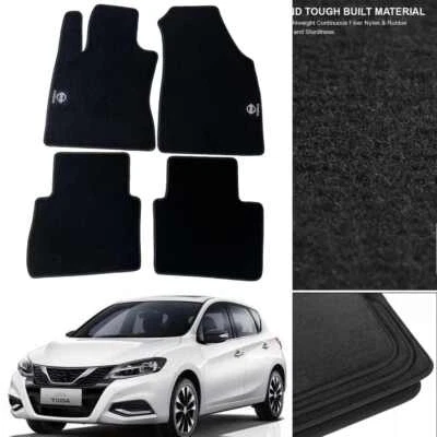 Alfombrillas de terciopelo negras personalizadas para todo tipo de clima Nissan Foto 1 de 4