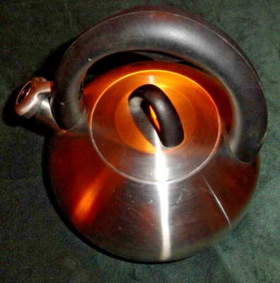 Calphalon 4402 2 cuartos 1,9 L acero inoxidable tetera silbato estufa hervidor de agua superior Foto 1 de 4