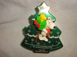 Peanuts Snoopy on Whitman Christmas Tree candy box 005 - Picture 1 of 1