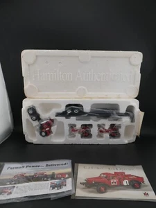 ERTL Hamilton Authenticated 1/64 Mack B-61 w/ Farmall 460 Tractor Hauling Set - Picture 1 of 2