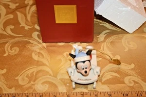 Lenox (C) Disney Mickey's Sledding Adventure Ornamento Jonathan Firmado - Imagen 1 de 8