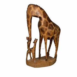 Estatuilla de madera tallada a mano madre jirafa y bebé 11,5"x8" hecha en Kenia - Imagen 1 de 13