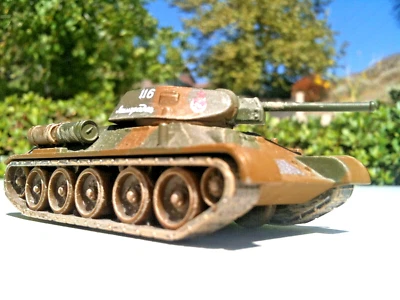 Corgi Soviet T-34/76  Medium Tank Autumn Camouflage No Outer Box 1:76 Scale. - Image 1 of 4