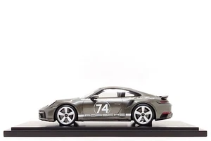 Spark 1:18 Porsche 911 Turbo S (992) 50 Years in Aventurine Green Dealer Edition - Picture 1 of 13