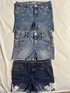 (3) Pair of Cat & Jack Girls Stretch Denim Cutoff Jean Shorts - Size S (6/6X) - Picture 1 of 3
