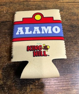 KING OF THE HILL Artículo Promocional SDCC 2025 Alamo Koozie - Imagen 1 de 3