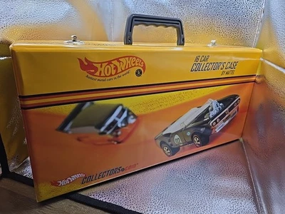 Hot Wheels 2002 Vintage Classics Redline Club RLC 16-Car Collector's Case - Image 1 of 4